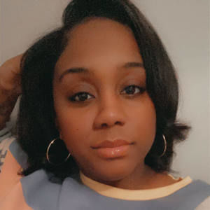 Meet your Posher, Adrianna